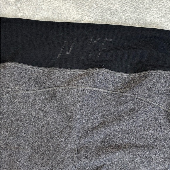 Nike Dri-Fit Gray and Black Colorblock Leggings - Picture 4 of 4